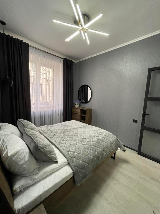 Appartamento Vel Люкс Černivci Esterno foto