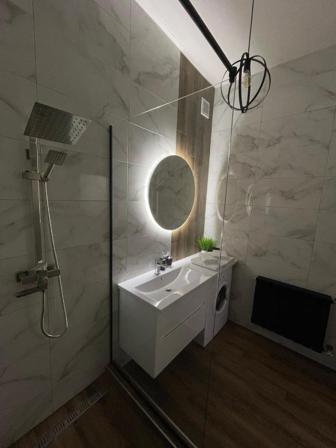 Appartamento Vel Люкс Černivci Esterno foto