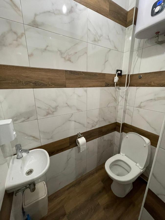 Appartamento Vel Люкс Černivci Esterno foto