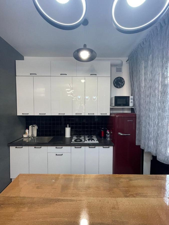 Appartamento Vel Люкс Černivci Esterno foto