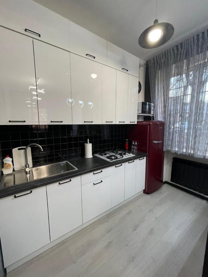 Appartamento Vel Люкс Černivci Esterno foto
